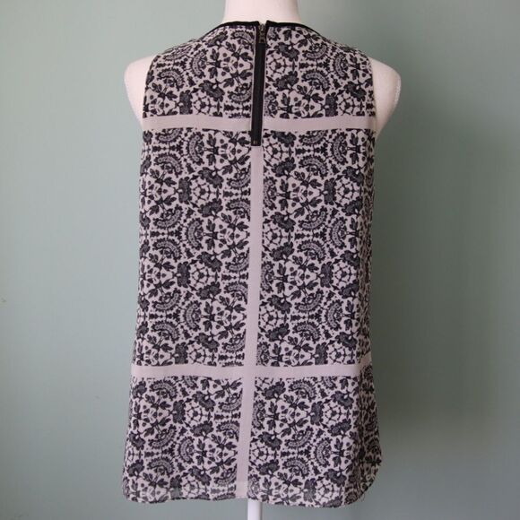 Adrianna Papell Sleeveless Lace Detailed Top Size Medium - Picture 5 of 8